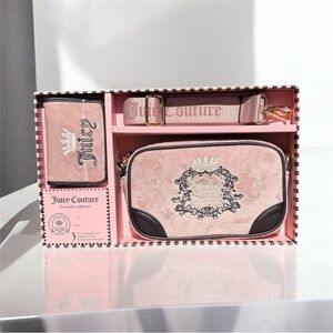 JUICY COUTURE HERITAGE PINK CAMERA CROSSBODY BAG 3 PIECE SET NEW IN BOX!
